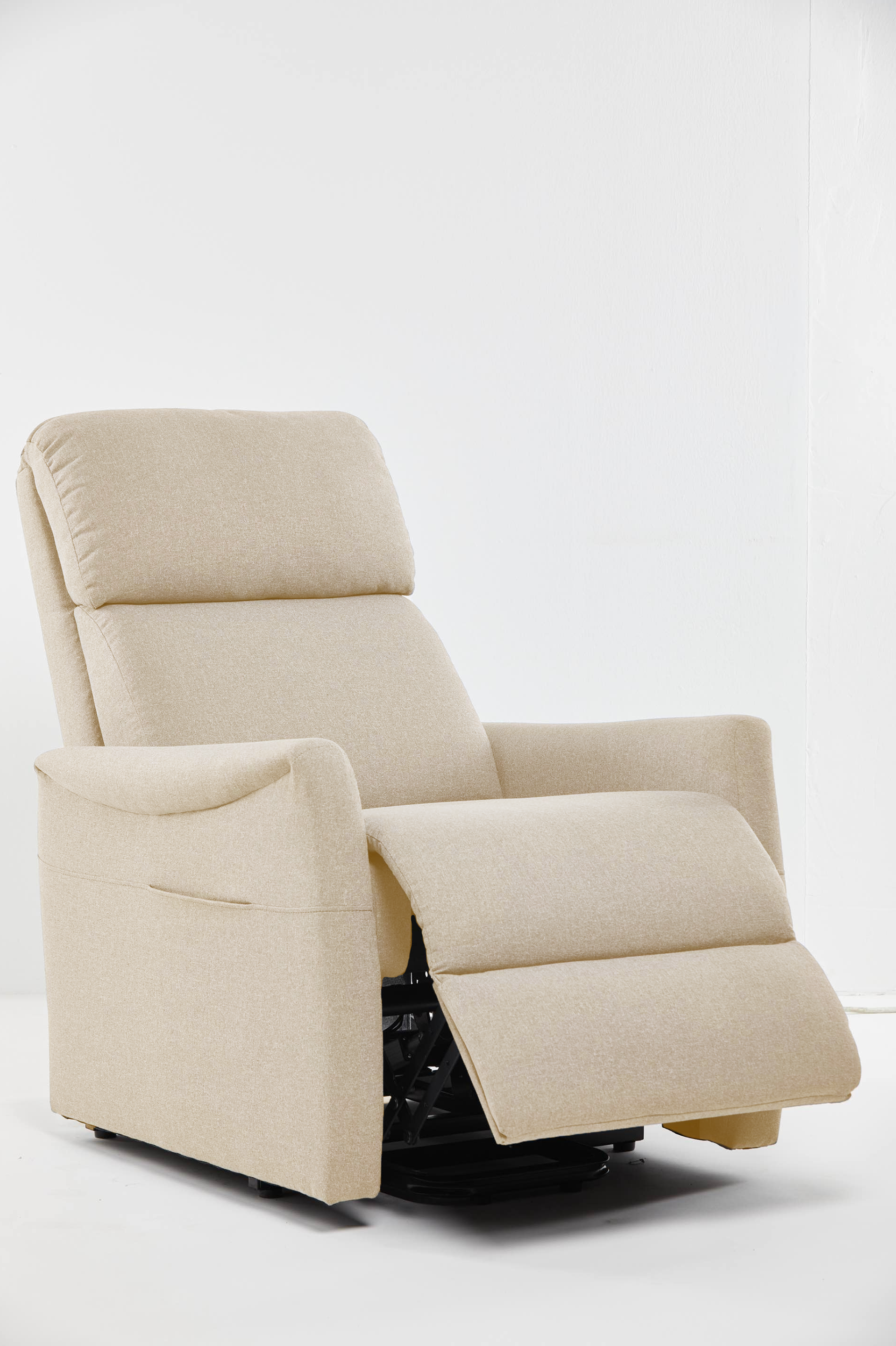 Relax en sta-op stoel F-601 lichtbeige (1-motorig) - Finlandic