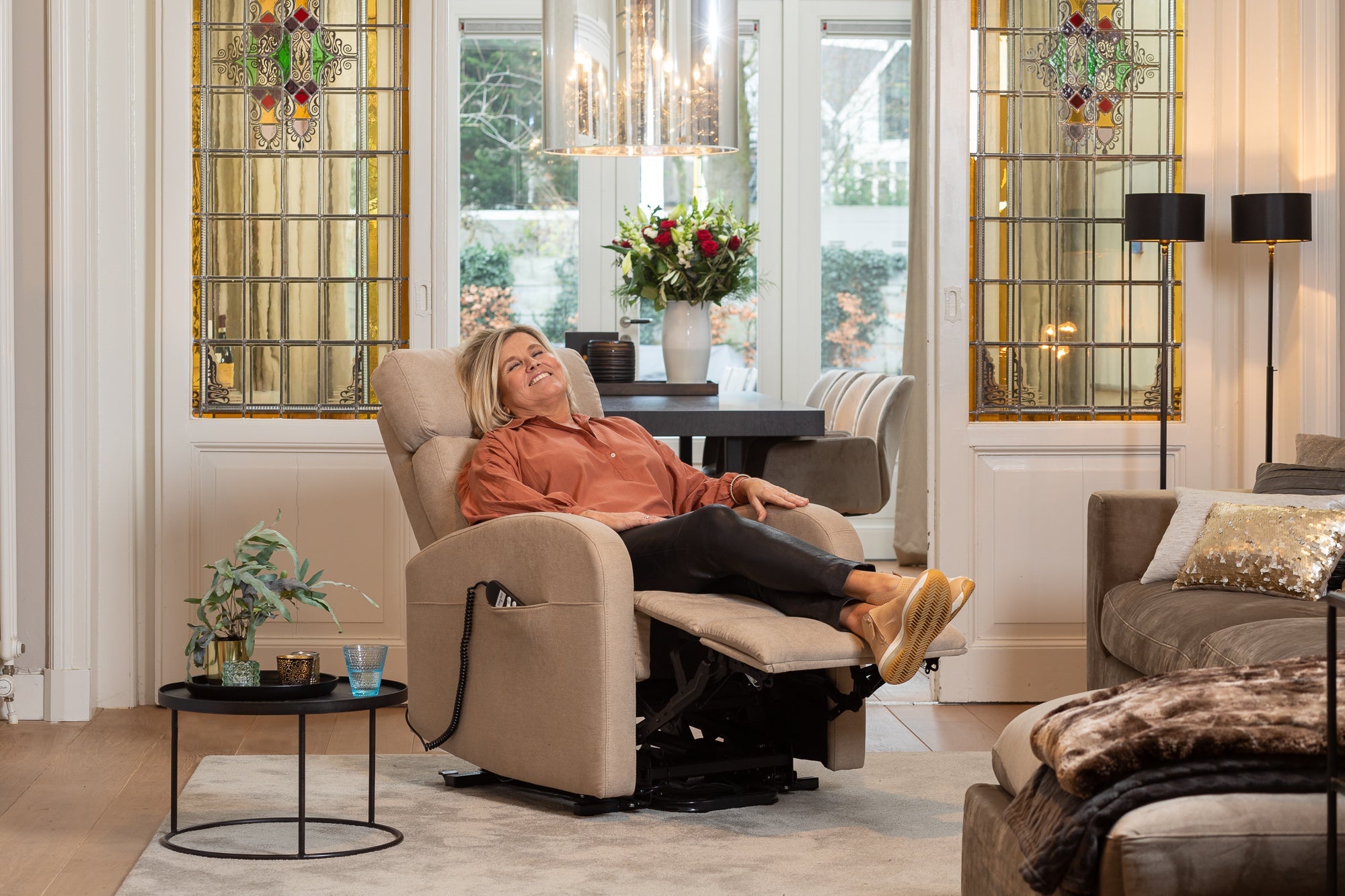 Relax en sta-op stoel verrijdbaar F-202 (2-motorig) - Finlandic