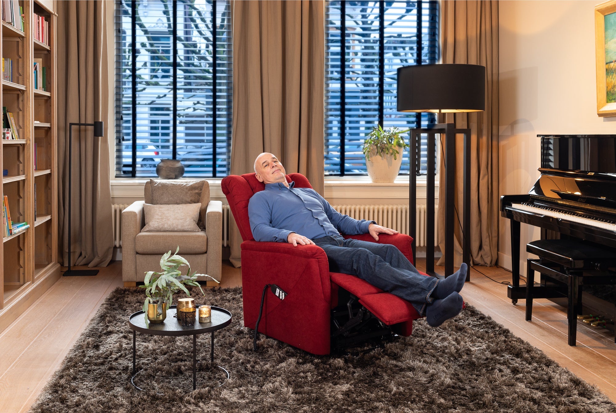 Relax en sta-op stoel verrijdbaar F-402 (2-motorig) - Finlandic