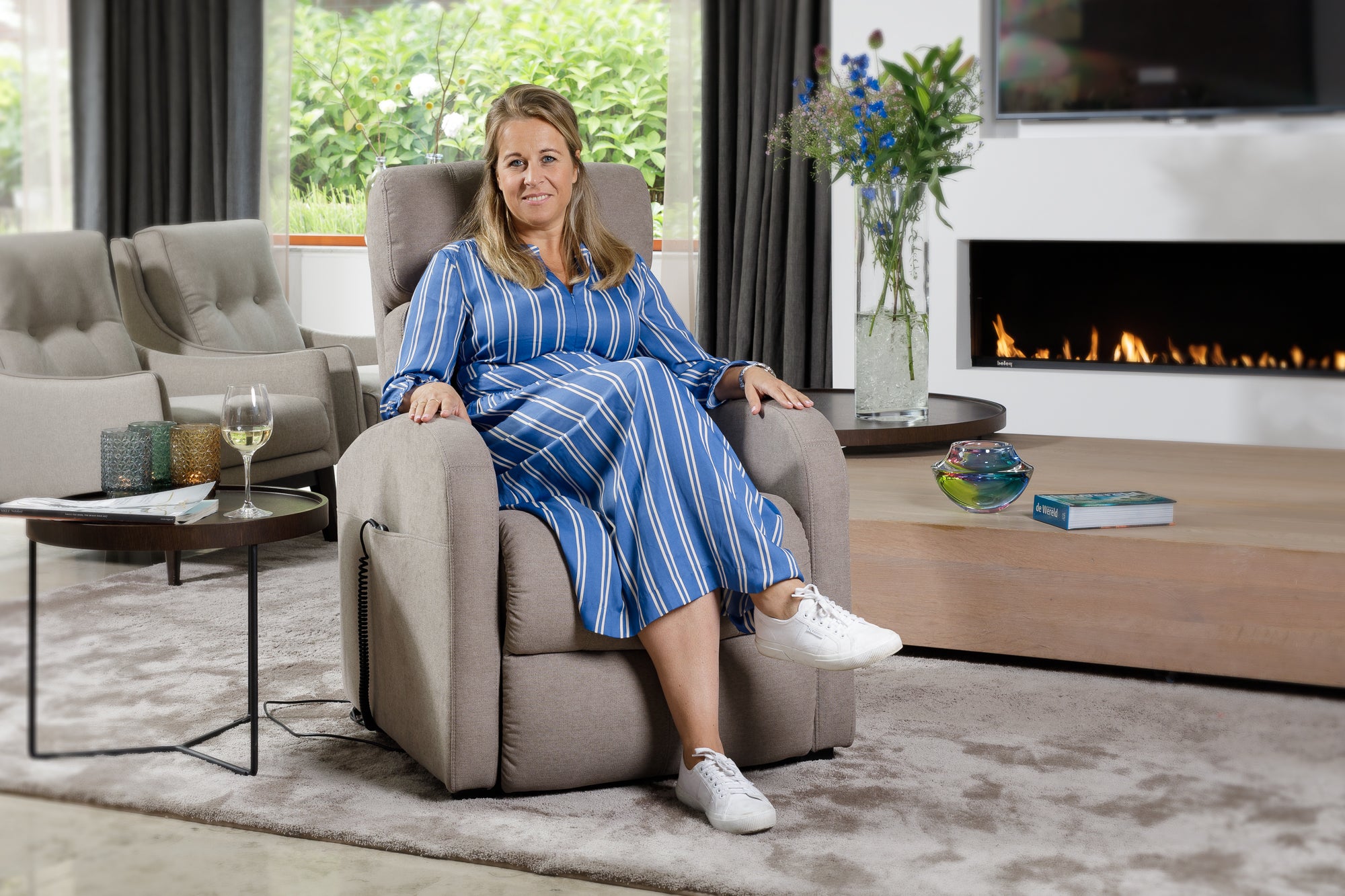 Relax en sta-op stoel F-201 taupe (1-motorig) - Finlandic