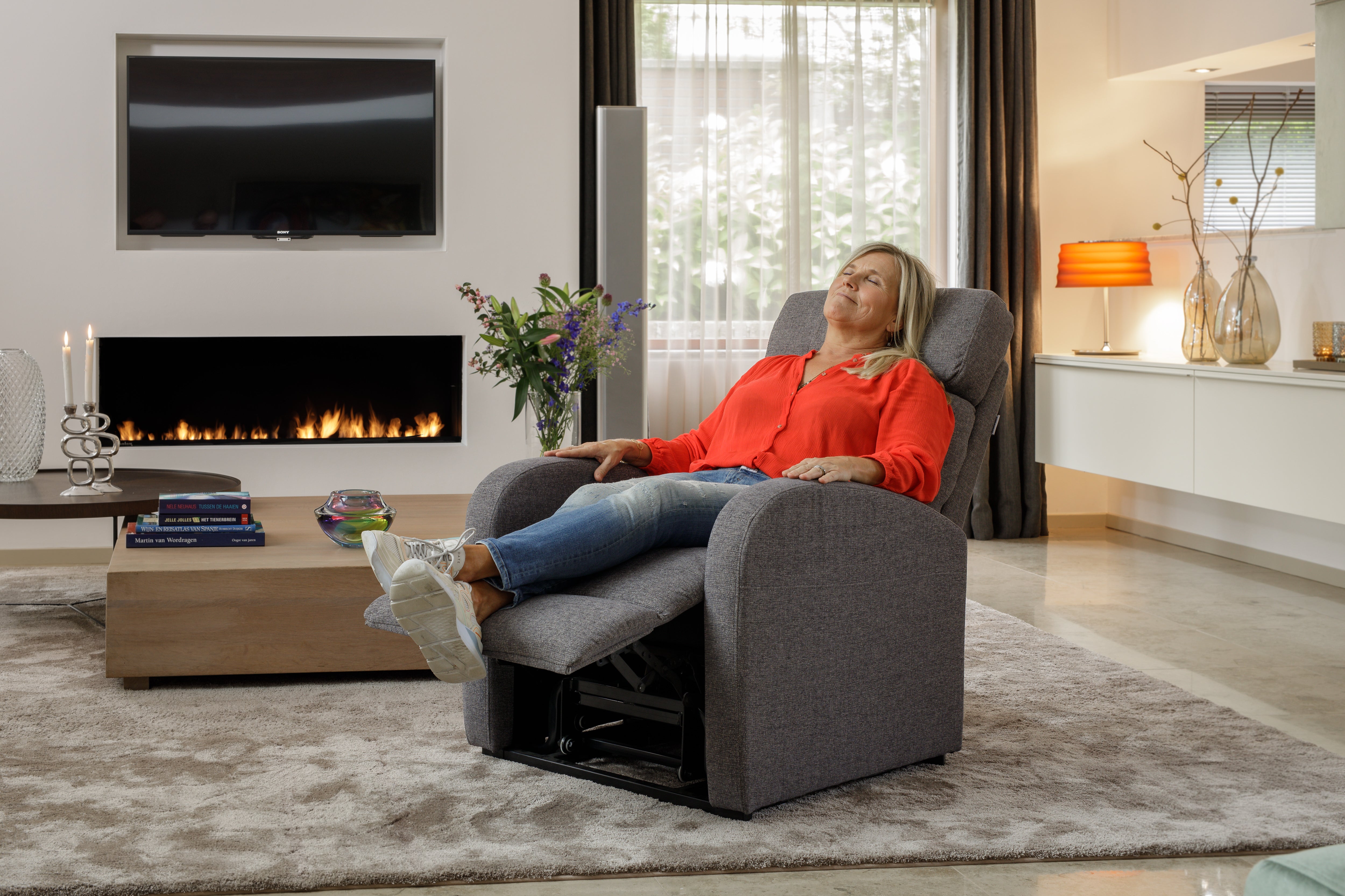 Relax en sta-op stoel verrijdbaar F-202  grijs (2-motorig) - Finlandic