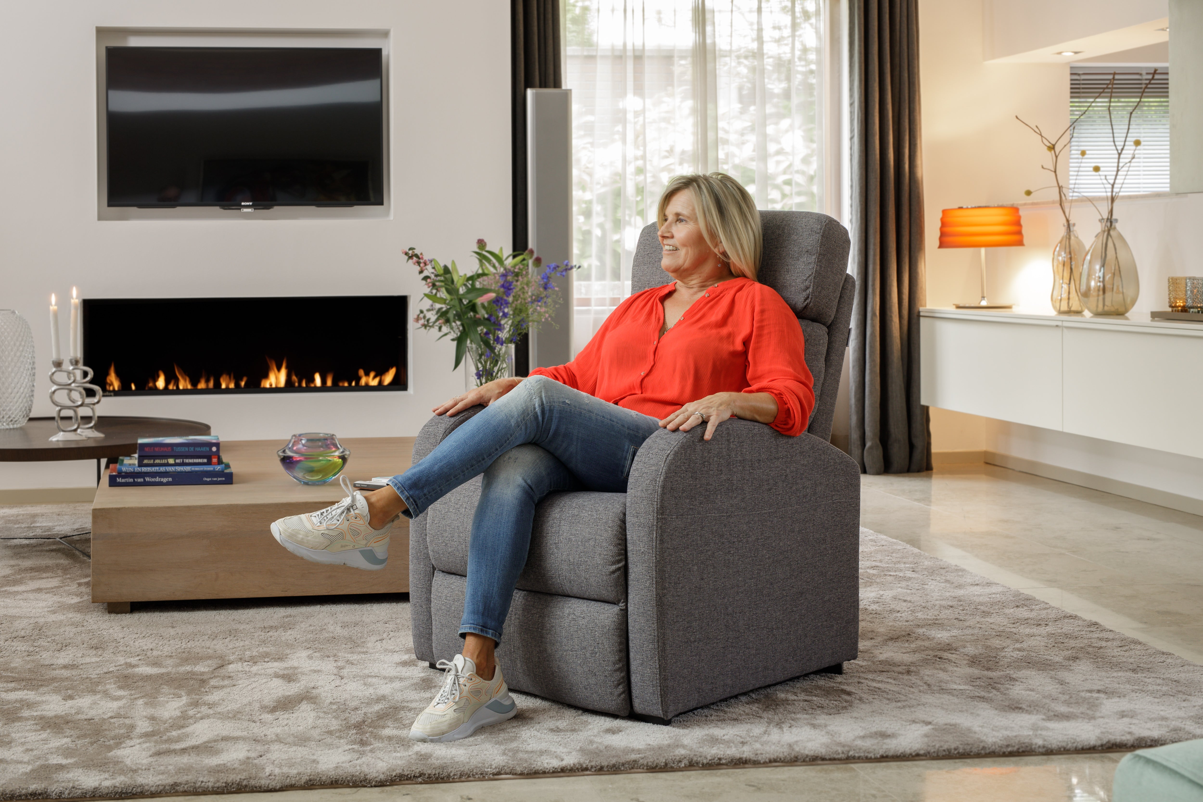 Relax en sta-op stoel verrijdbaar F-202  grijs (2-motorig) - Finlandic